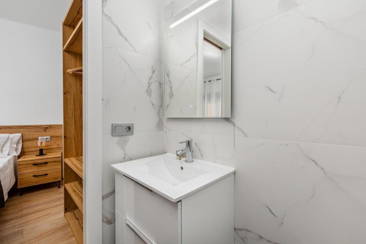 Simply Stunning - Hidden Gem, Heart Of Poble Sec Apartment Barcelona Luaran gambar