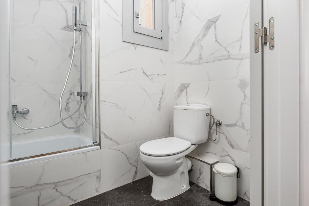 Simply Stunning - Hidden Gem, Heart Of Poble Sec Apartment Barcelona Luaran gambar