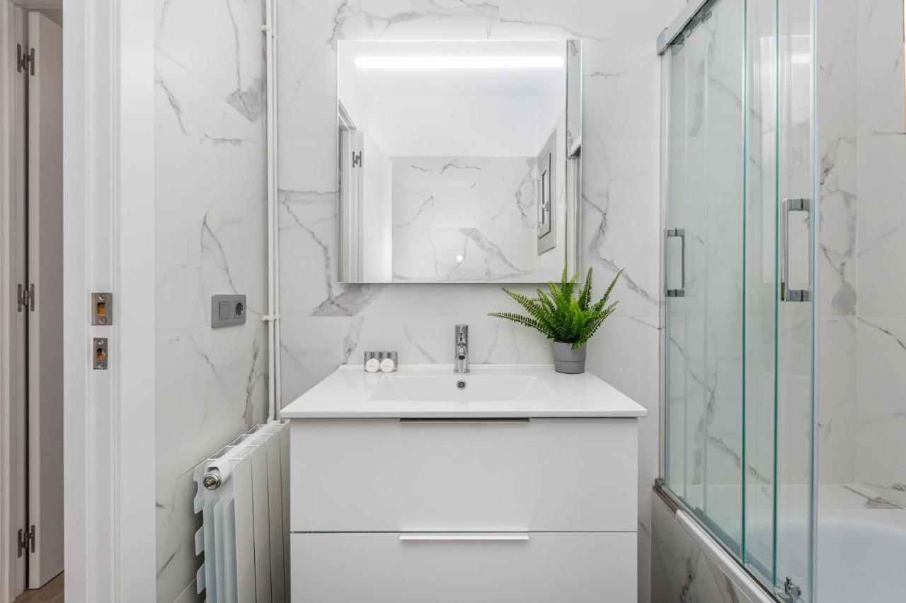 Simply Stunning - Hidden Gem, Heart Of Poble Sec Apartment Barcelona Luaran gambar